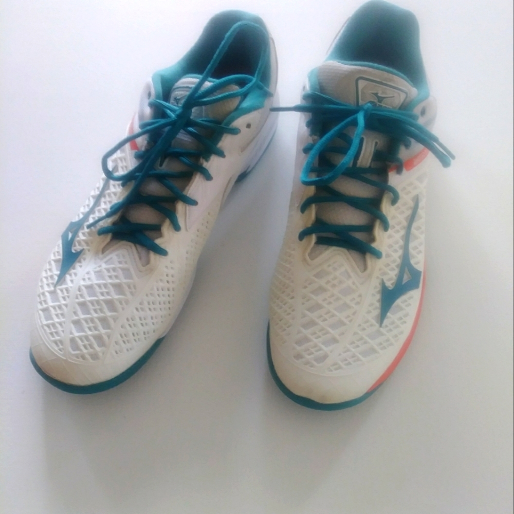 Mizuna Wave Exceed Tour 4 size 11